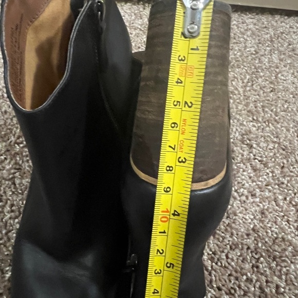 BP Lance Block Heel Bootie - Picture 6 of 8